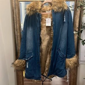Roiii Women’s Thick Warm Denim Winter Coat with Faux Fur. Sz M, NWT